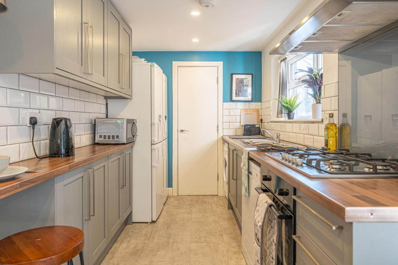 Stylish 5-Bed Home, Each With En-Suite And Own Tv Coventry Exterior foto