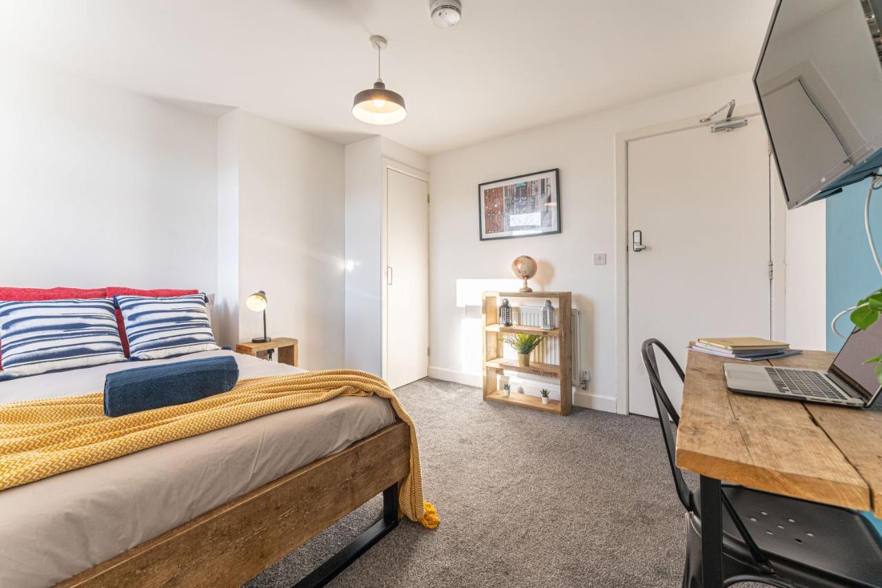 Stylish 5-Bed Home, Each With En-Suite And Own Tv Coventry Exterior foto