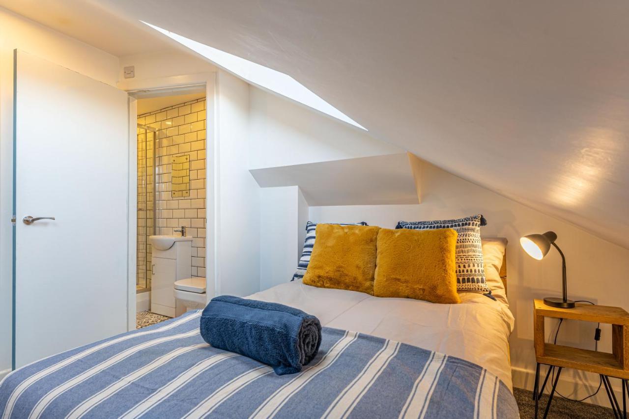 Stylish 5-Bed Home, Each With En-Suite And Own Tv Coventry Exterior foto